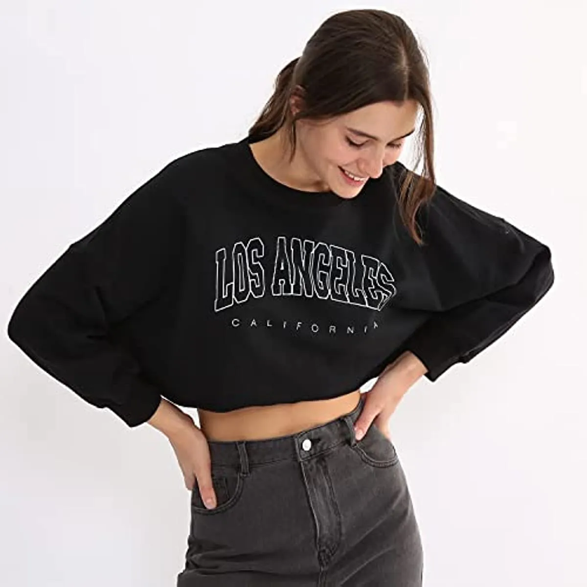 Amazhiyu Women’s Oversize Cropped Sweatshrit