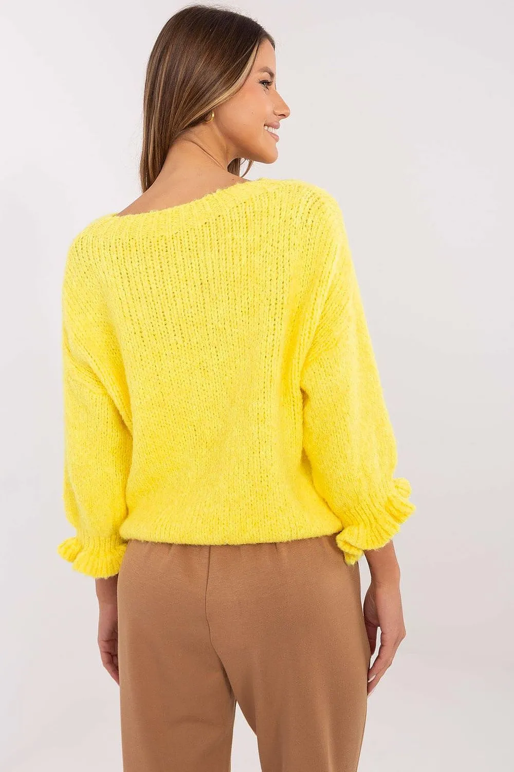 Chic & Cozy Casual Sweater with Feminine Ruffle Sleeves – Perfect for Everyday & Work