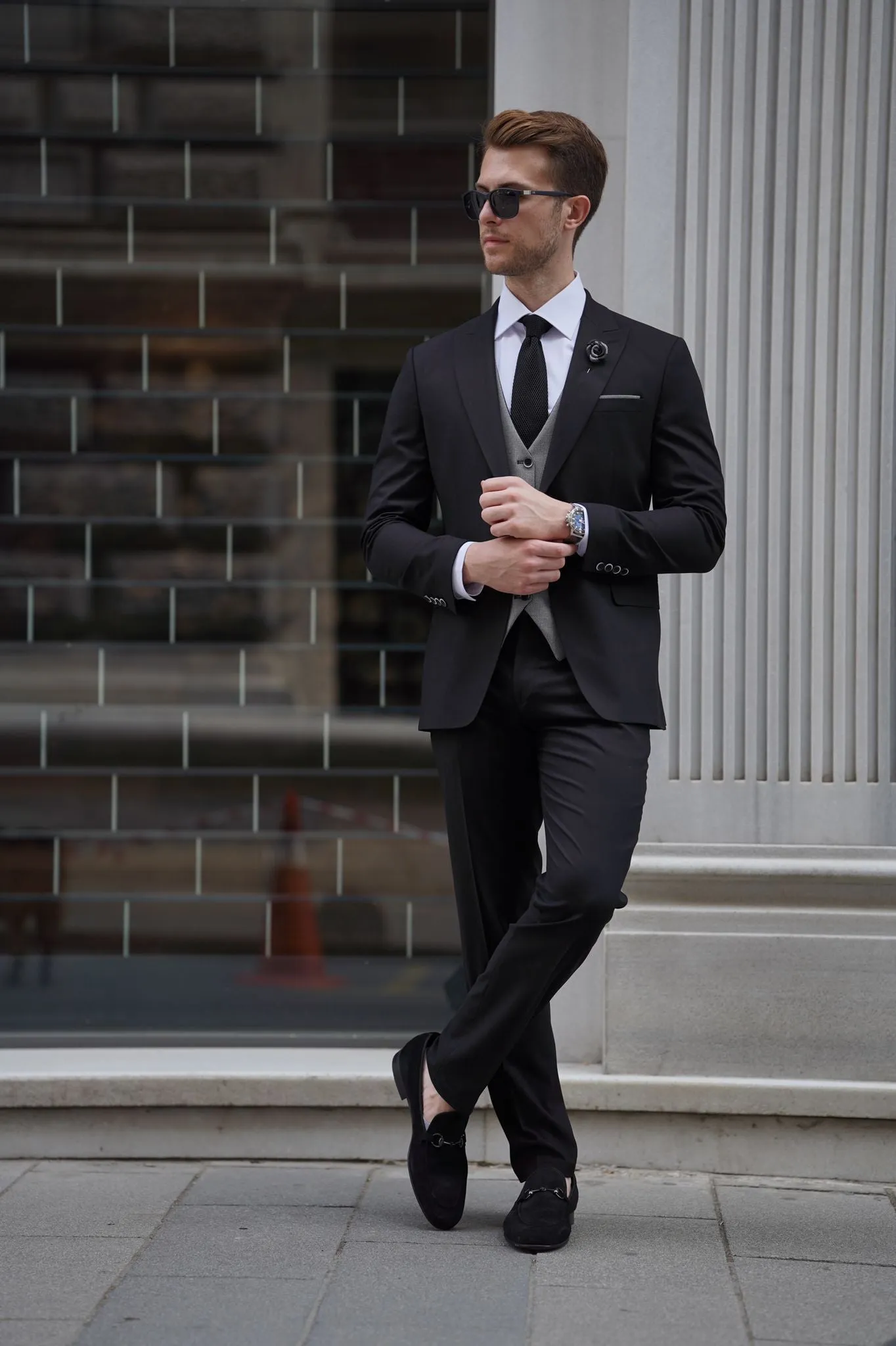 Daniel Black and Gray Wool Suit - Elegant Slim-Fit Three-Piece Ensemble