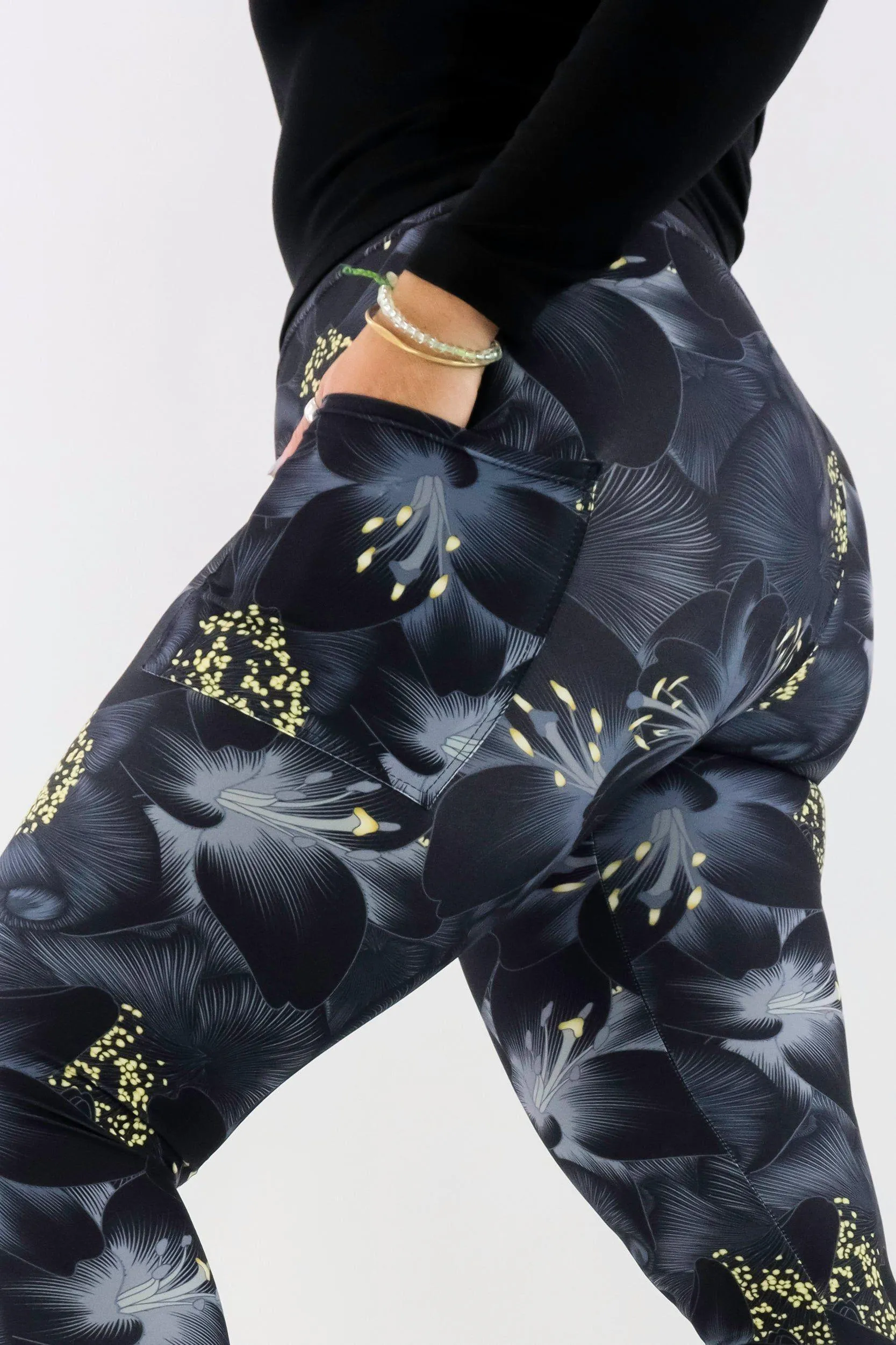 Dark Flowers - Casual - Regular Full Leggings - Pockets