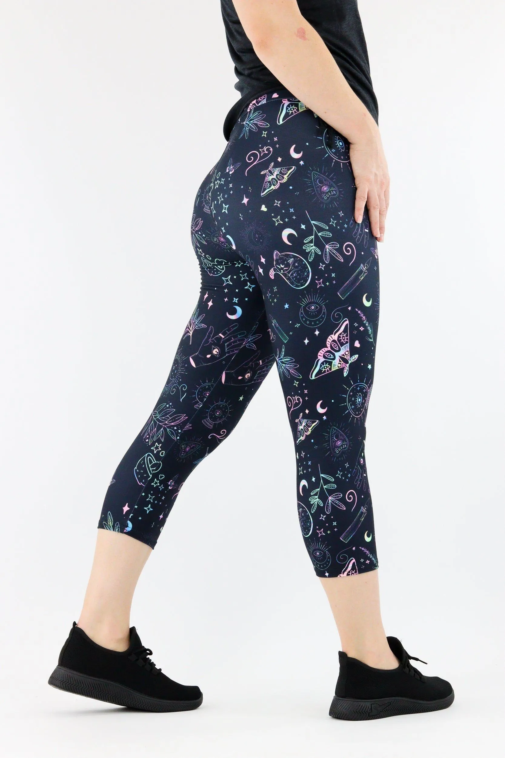 Holographic Witch - Casual Capri Leggings