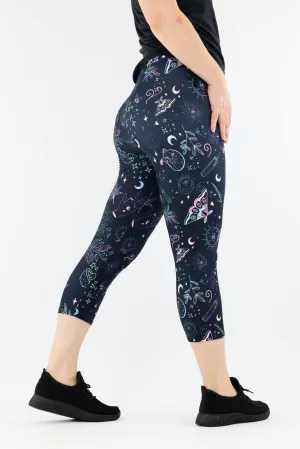 Holographic Witch - Casual Capri Leggings