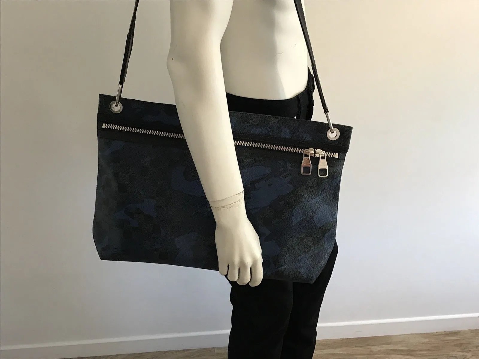 Hunter Messenger Damier Cobalt Blue Camo