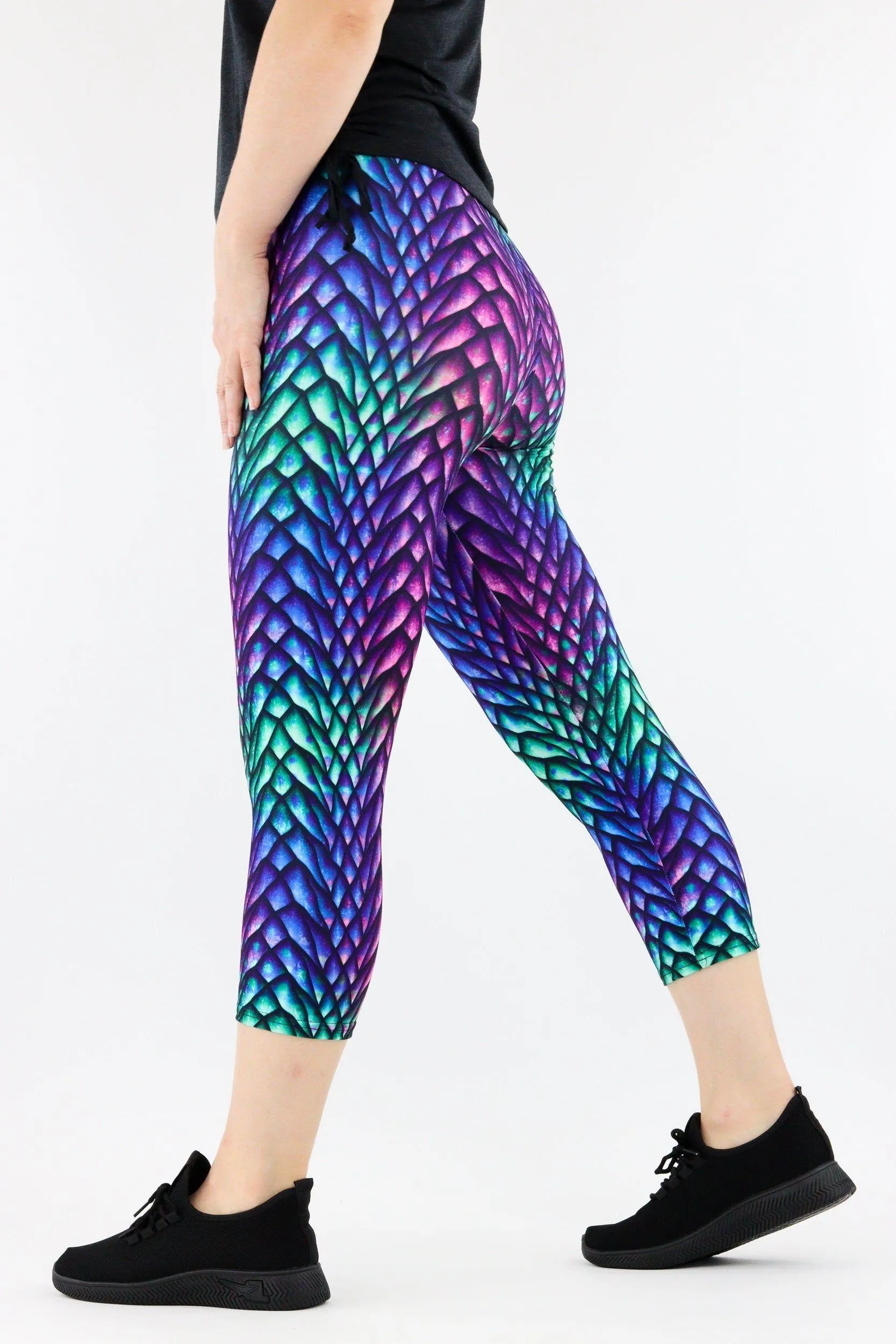 Radiant Dragon - Casual Capri Leggings