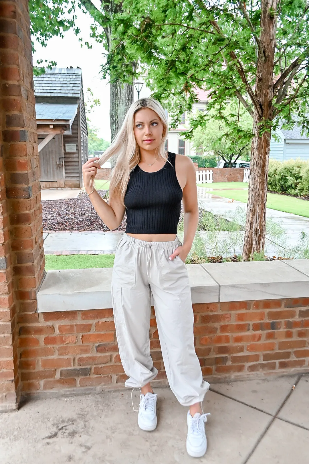 Razor Back Cropped Top- Black