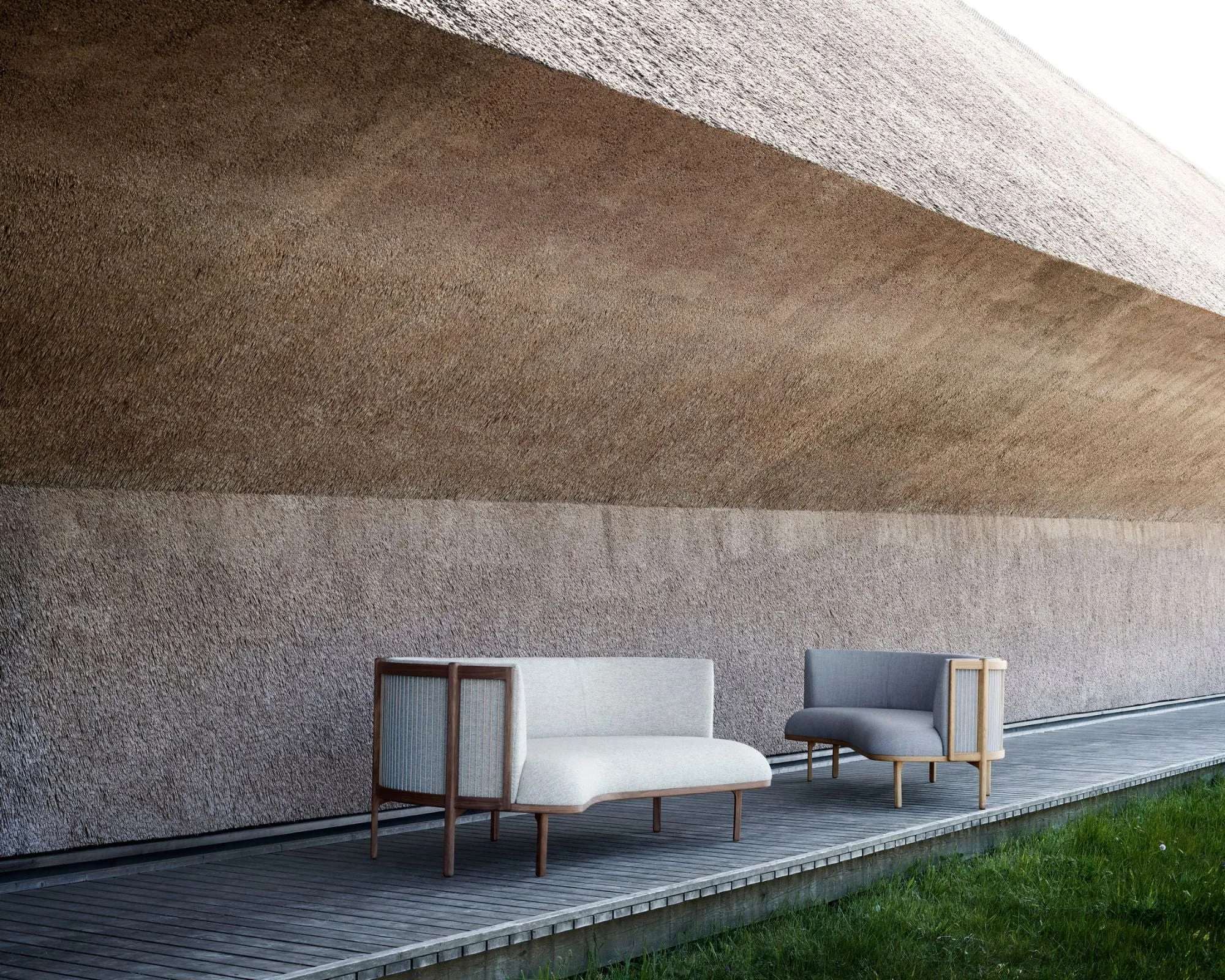 RF1903R Sideways Sofa
