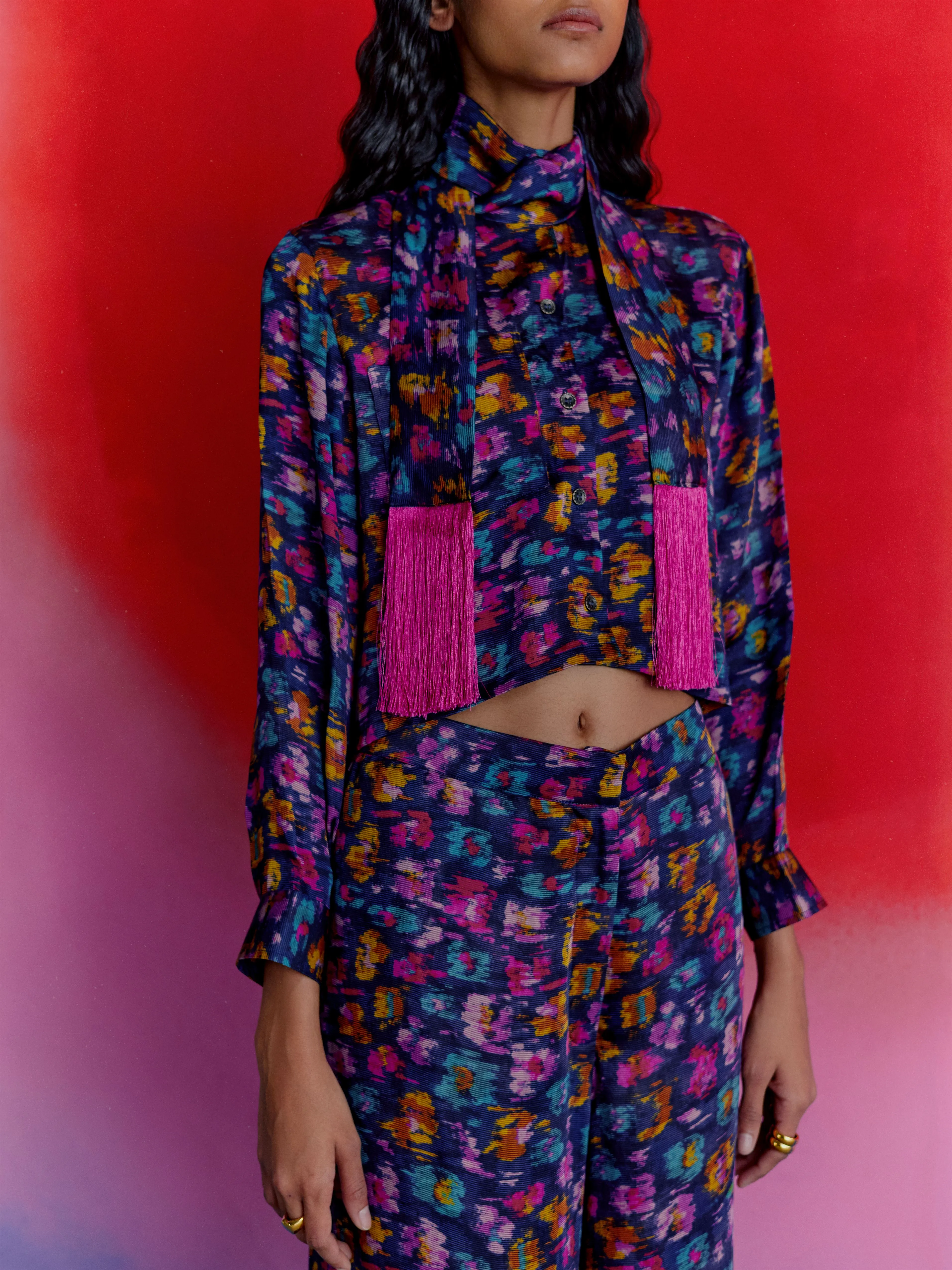 Studio Rigu   I   Womenswear, Western Warlow Cropped Shirt Blue Base With Small Flower In Red /Pink/ Blue  Srdd009