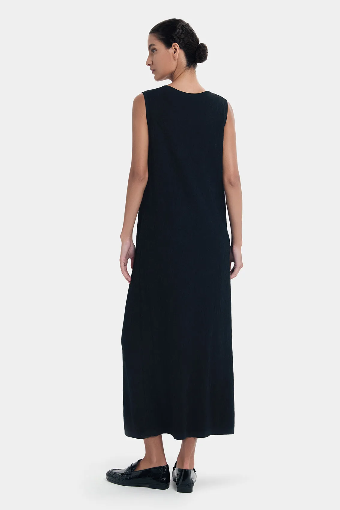 TIMELESS BLACK DRESS
