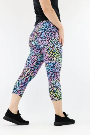 Vivid Leopard - Casual Capri Leggings