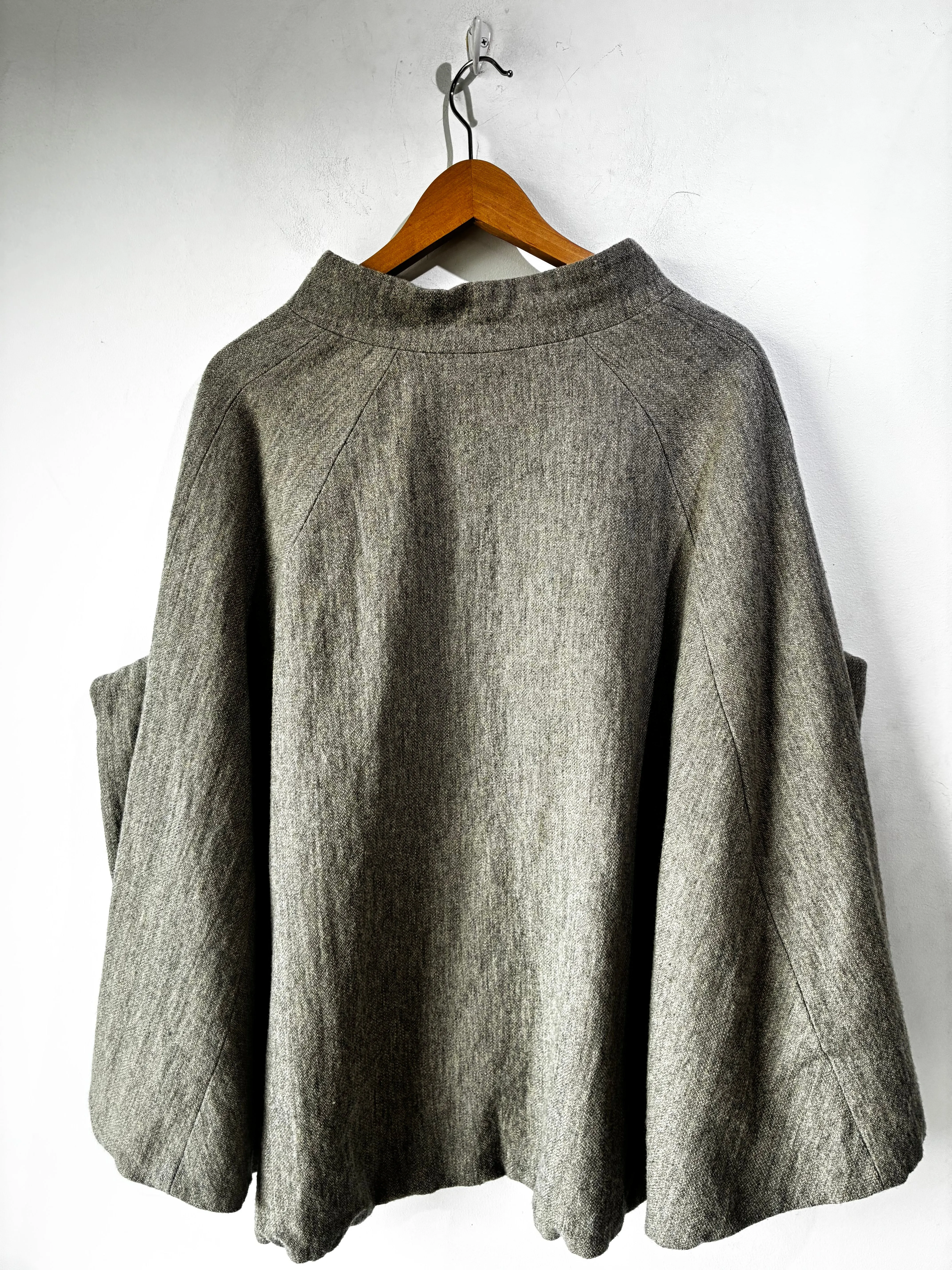 Vlas Blomme Grey Wool Poncho