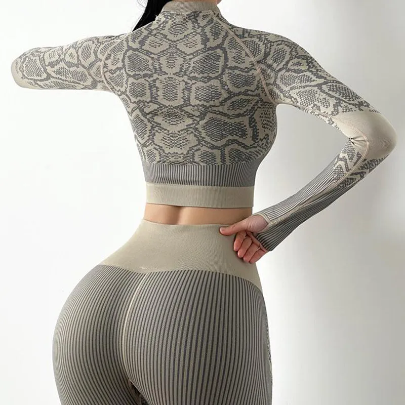 Women's Seamless Snake Printed Yoga Set - Long Sleeve Crop Top & Pants